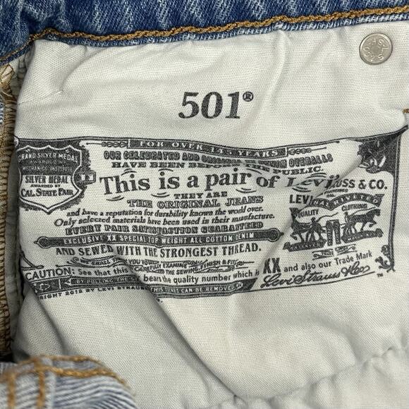 LEVIS 501 Shorts Womens Size 27 Blue Button Fly High Rise Distressed Denim - Picture 12 of 13